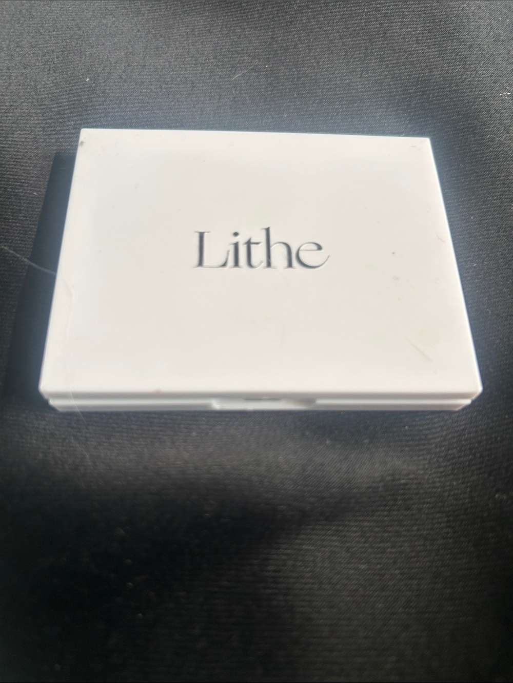 Lithe Eyeshadow Palette — White Compact